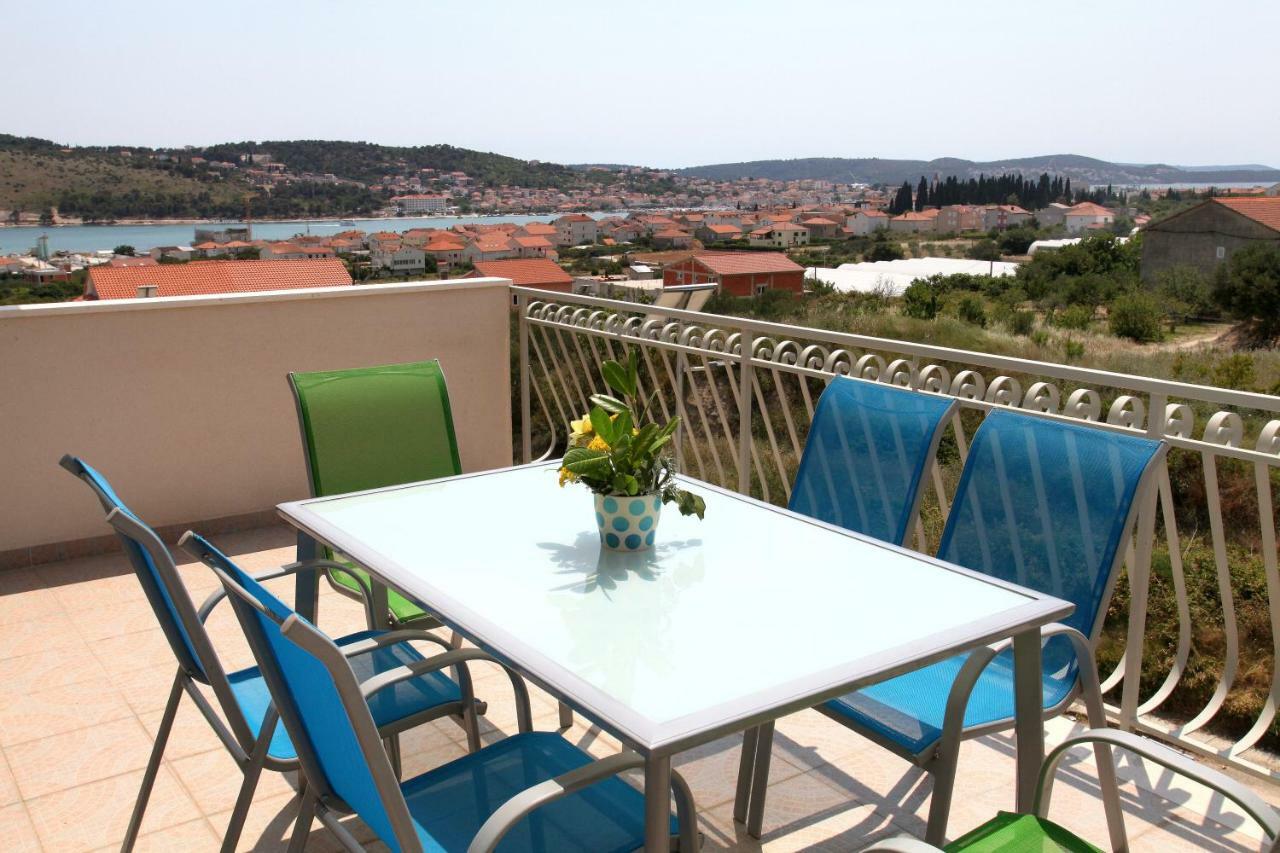 Apartman Dinka Trogir Exterior foto