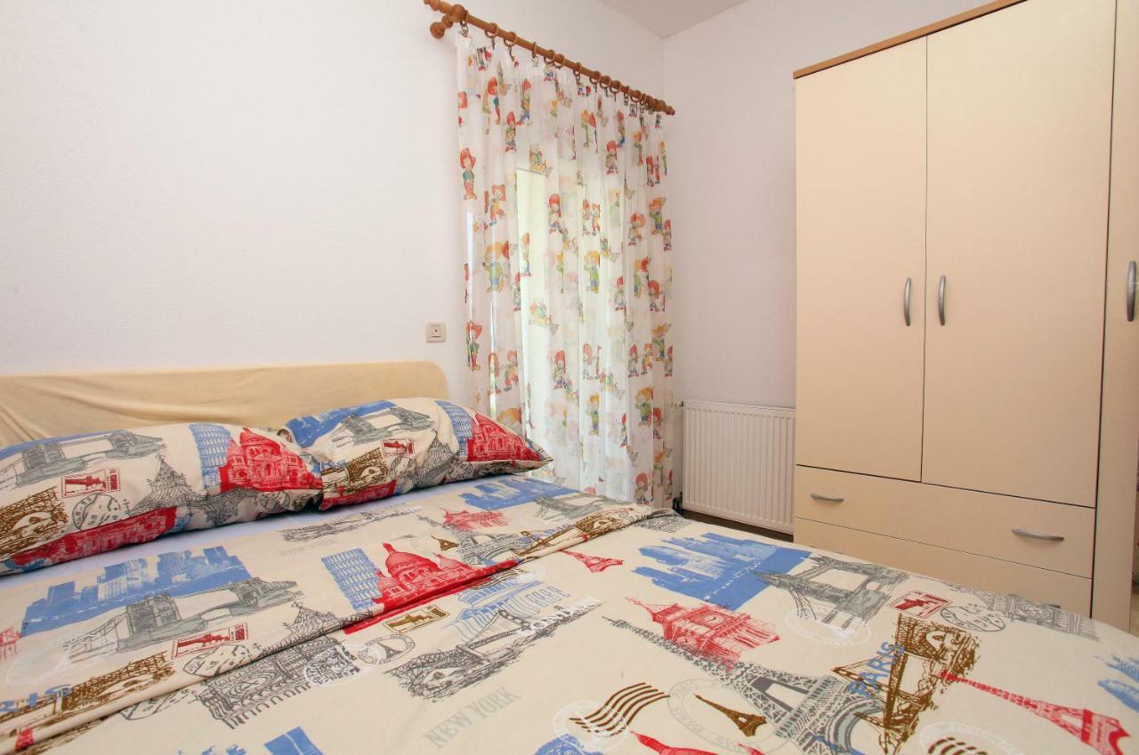 Apartman Dinka Trogir Exterior foto