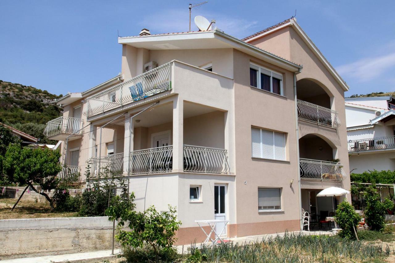 Apartman Dinka Trogir Exterior foto